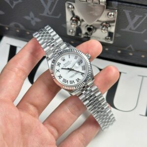 Alternative view of Rolex Datejust 316L Steel White Dial 31mm Jub THBF Replica