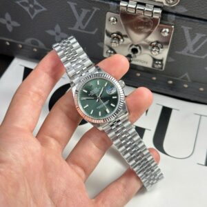 Alternative view of Rolex Datejust 316L Steel Green Dial 31mm Jub THBF Replica
