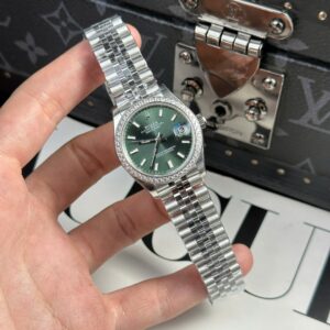 Alternative view of Rolex Datejust 316L Steel Green Dial CZ Diamonds 31mm Jub THBF Replica