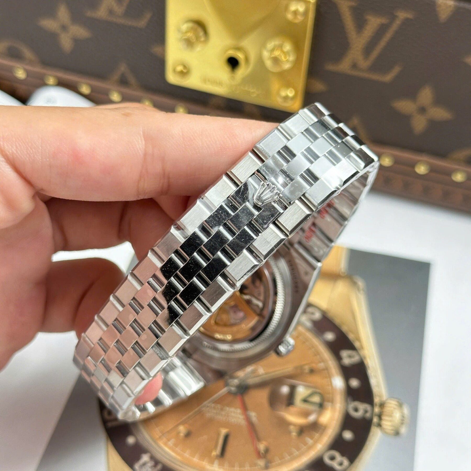 Rolex Land-Dweller 127336 Ice-Blue Honeycomb-Motif Dial 40mm Replica - Image 3